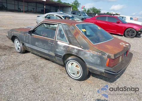 1982 Mercury Capri z USA, uszkodzony, nr VIN 1MEBP67B4CF630747
